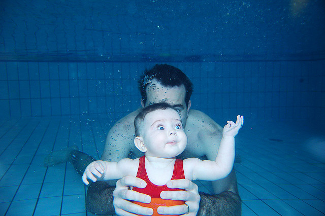 bebe nageur piscine